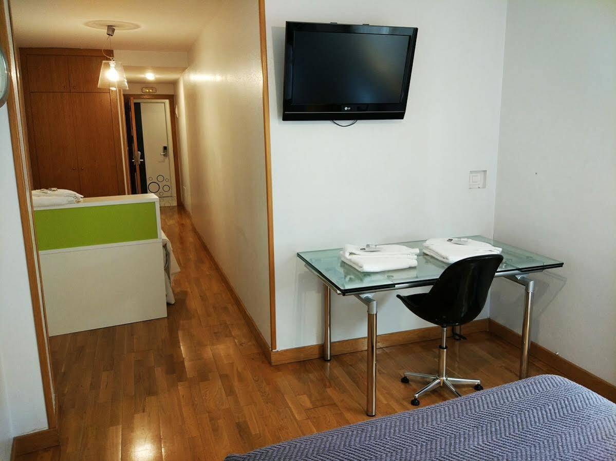 Hotel Ofi La Coruña Eksteriør bilde